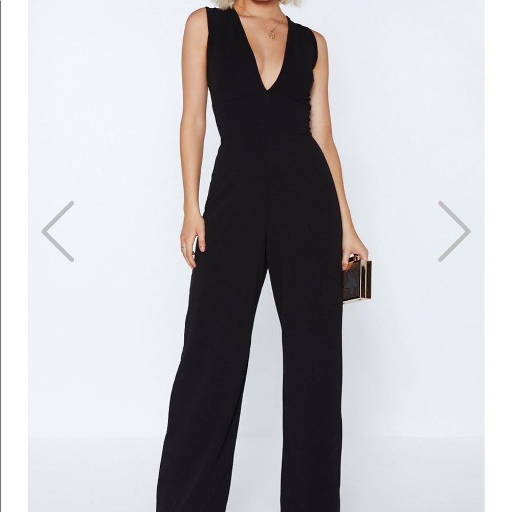 PLUNGE JUMPSUIT-NASTY GAL